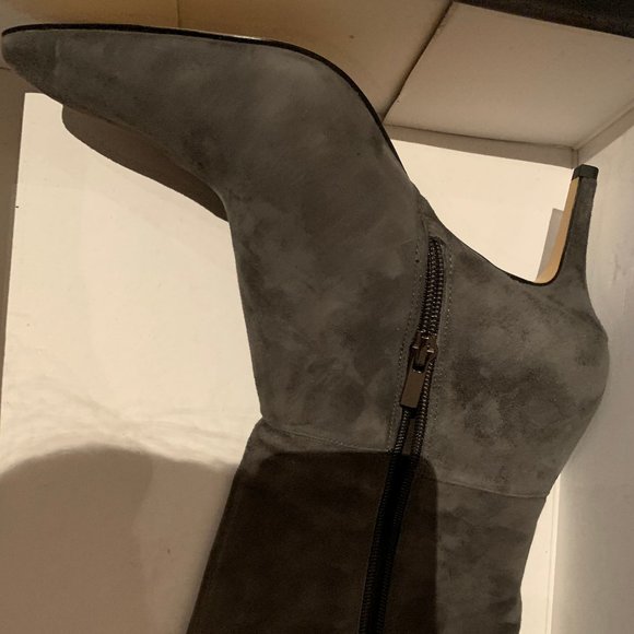 Grey suede knee high boots size 8.5 - Picture 1 of 3